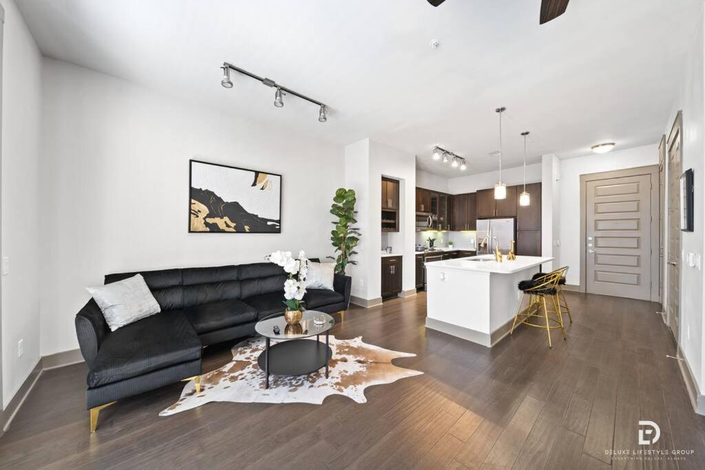 Downtown Houston Deluxe King Suite With Spa Amenities, Pool And Free Parking Ngoại thất bức ảnh